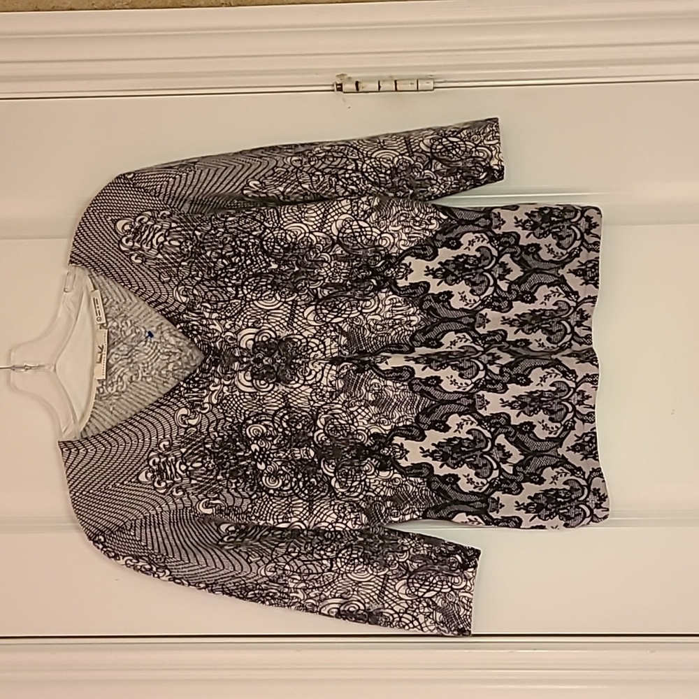 Neiman Marcus Cashmere Collection V Neck Sweater Black and Gray